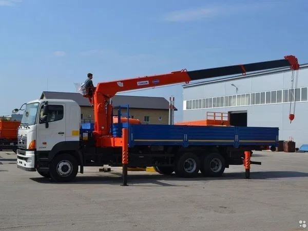 Кран-манипулятор Hino 700
