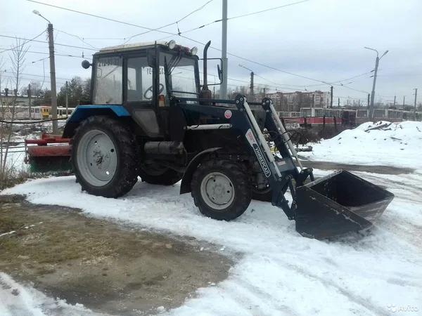 Услуги мтз 82 (отвал,погрузчик+щетка) в аренду