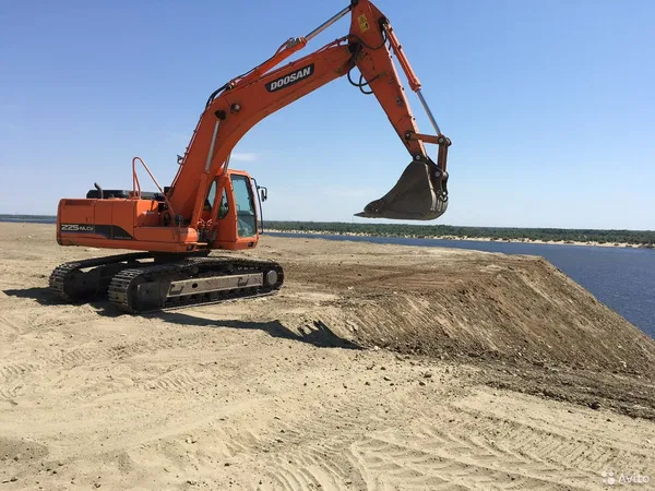 Гусеничный экскаватор Doosan 225nlcv