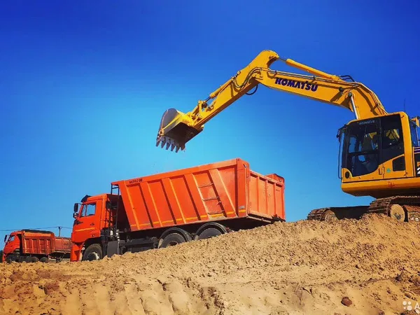 Гусеничный экскаватор komatsu в аренду