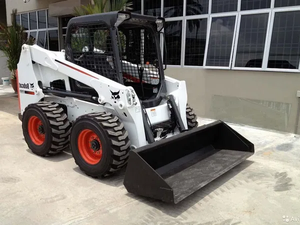 Аренда погрузчика Bobcat (Бобкет, Бобкэт, Бобкат)