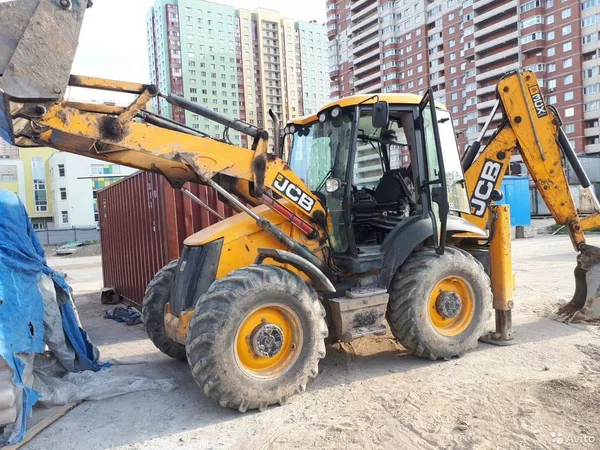 Аренда экскаватора-погрузчика JCB 3CX гидромолот