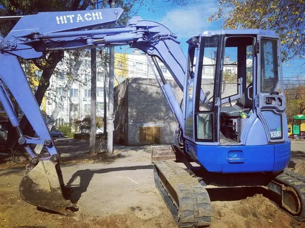 Бур, экскаватор, электромонтаж