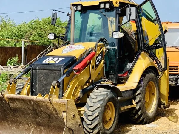 Услуги экскаватора погрузчика Caterpillar 428F