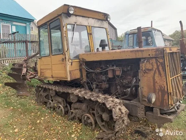 Гусеничный трактор ДТ-75