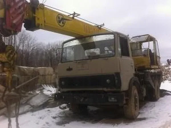 Автокран Ивановец на шасси МАЗ 53370