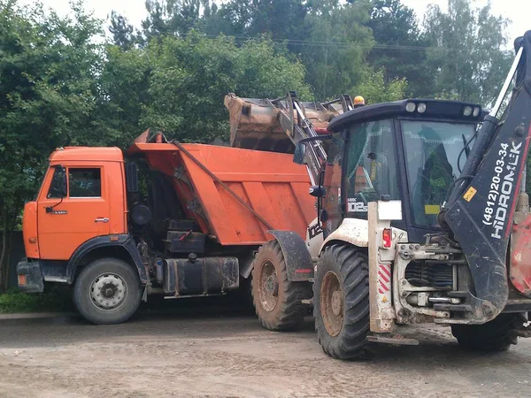 Услуги Экскаватора,Самосвал,бур, молот