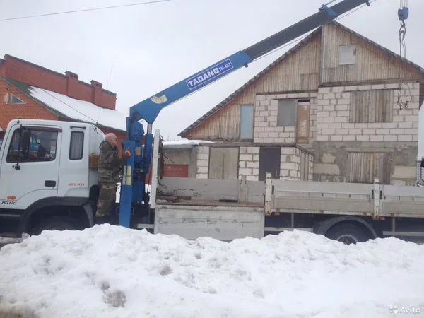 Манипулятор, груз до 4,5т, вылет 14,3м, подъём 17м