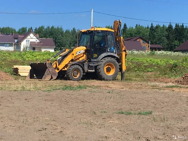 Экскаватор погрузчик jcb. Ямобур