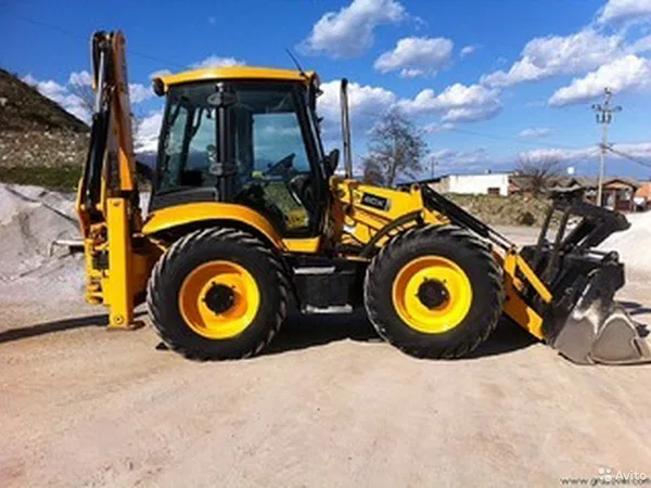 Экскаватор-погрузчик JCB Гидромолот