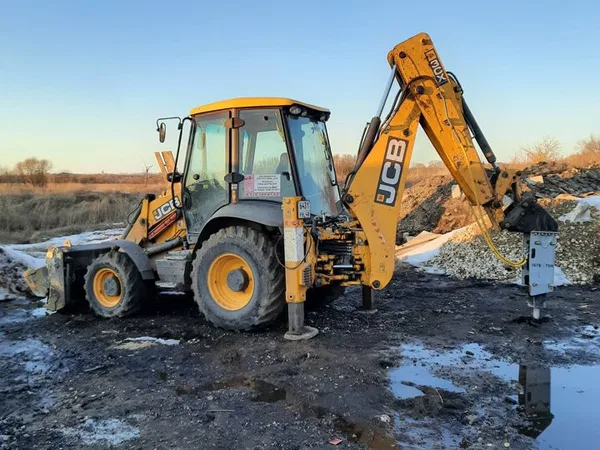 Экскаватор погрузчик jcb. Спецтехника