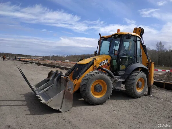 Аренда экскаватора-погрузчика JCB 3CX гидромолот