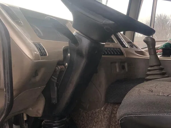 Бортовой грузовик с КМУ Daewoo Ultra Novus с КМУ KANGLIM KS2605