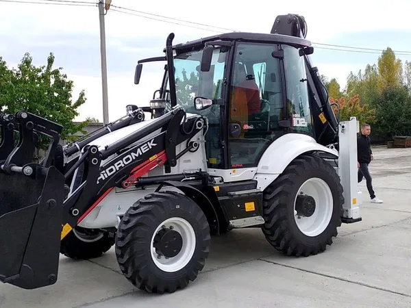Услуги Экскаватора-погрузчика Hidromek 102B
