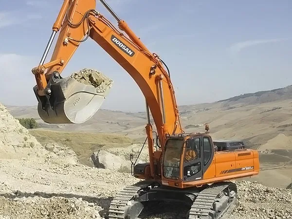 Гусеничный экскаватор Doosan DX 520LC
