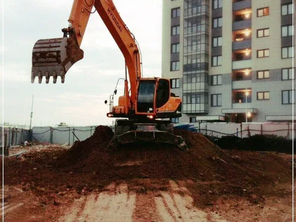Аренда колесного экскаватора Hyundai 210
