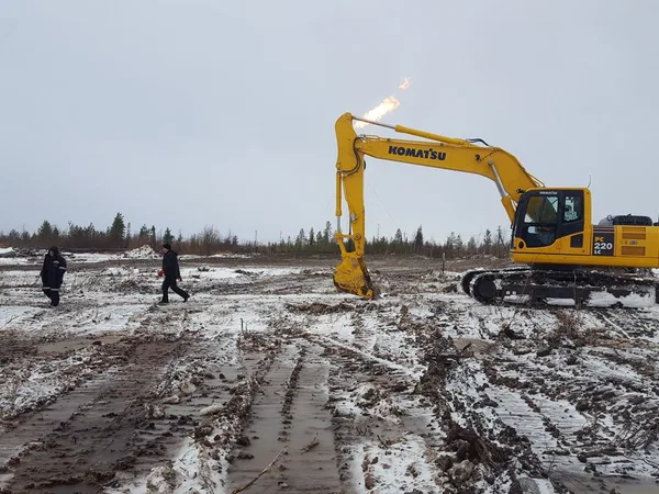 Услуги гусеничного экскаватора komatsu (болотник)