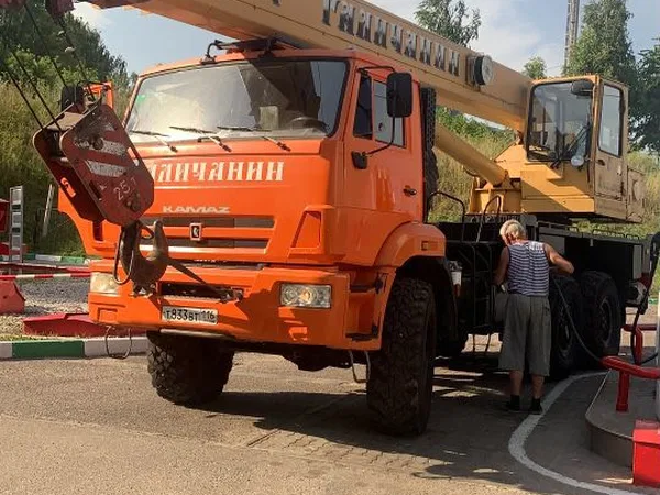 Автокран от 21 до 28 метров