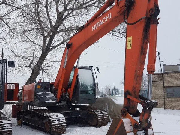 Аренда гусеничного экскаватора Hitachi