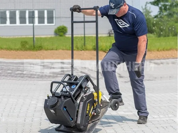 Виброплита Bomag BP25/50 D