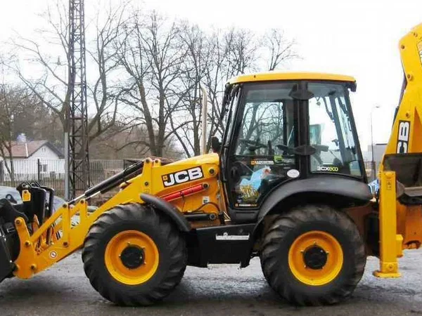 Экскаватор - погрузчик JCB