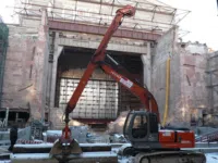 Гусеничный экскаватор Hitachi ZX225