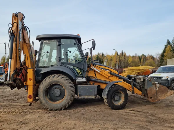 Экскаватор-погрузчик CASE 570 ST