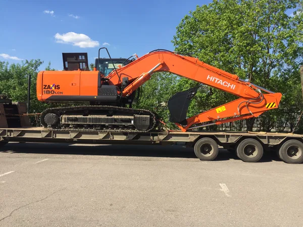 Гусеничный экскаватор Hitachi ZX180LCN