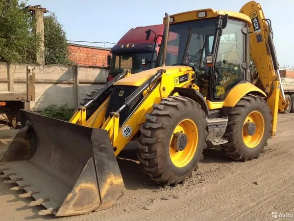 Аренда экскаватора - погрузчика JCB 4CX