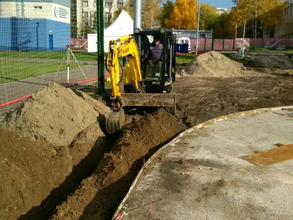 Мини экскаватор в аренду с гидромолотом
