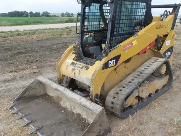 Гусеничный мини-погрузчик                                                     Caterpillar                                                 259B