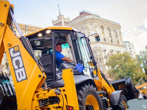 Экскаватор-погрузчик JCB 3CX в аренду Спб