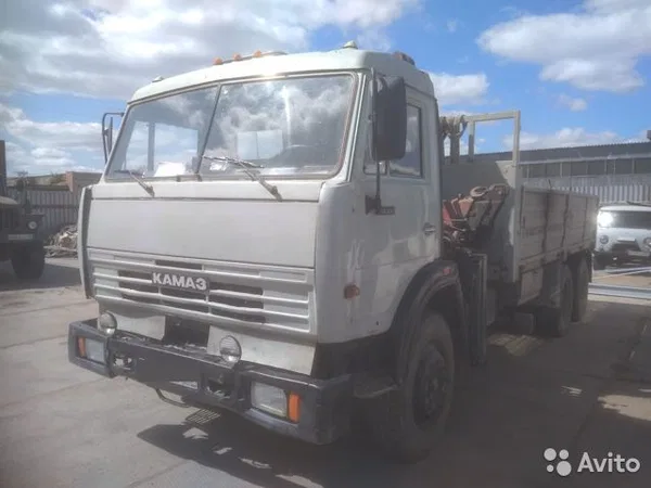 Бортовой грузовик с КМУ КамАЗ 53215
