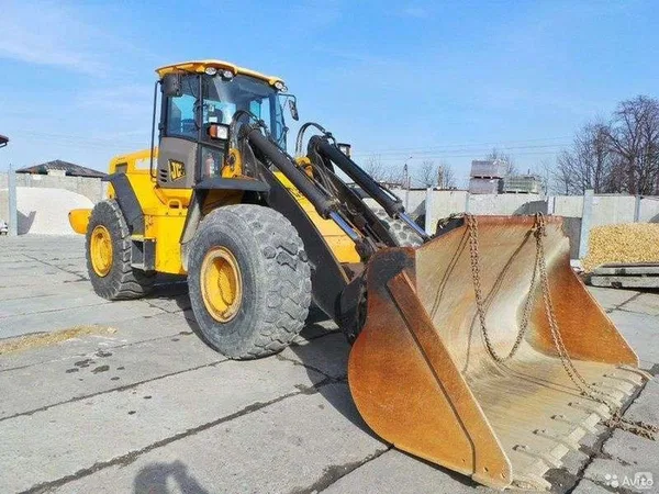 Погрузчик, кран манипулятор автовышка