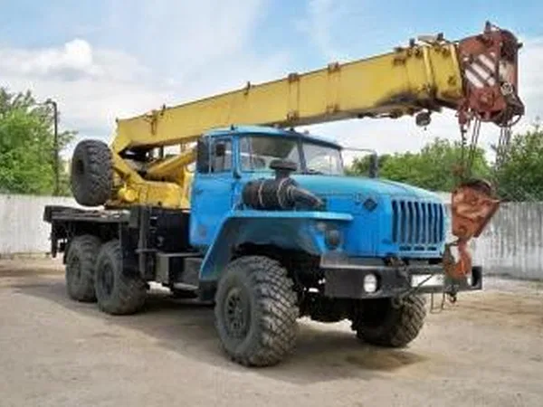 Автокран Ивановец КС-35714 на шасси УРАЛ