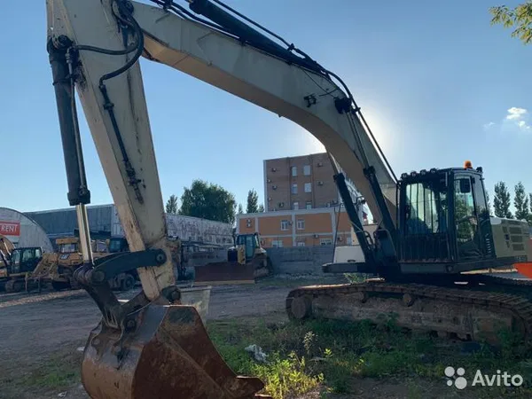 Гусеничный экскаватор Terex TX300