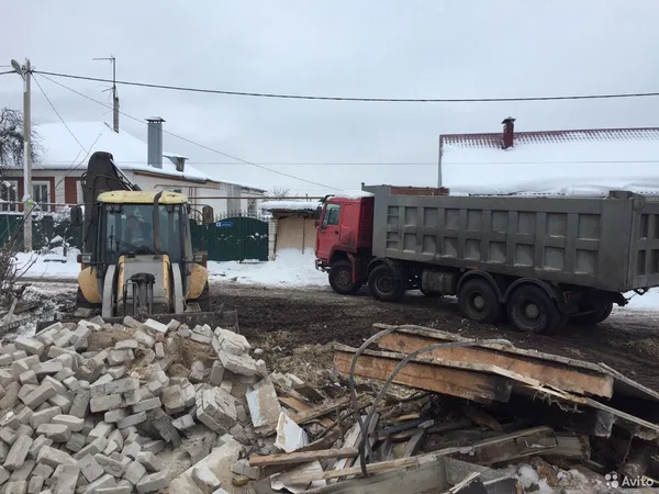 Вывоз мусора ломовоз