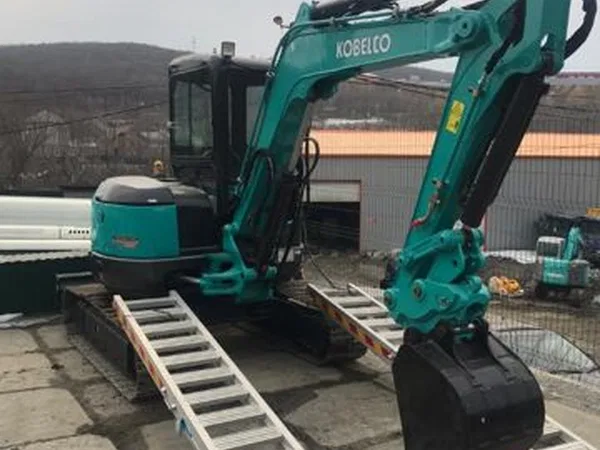 Мини-экскаватор Kobelco Beetle 40SR