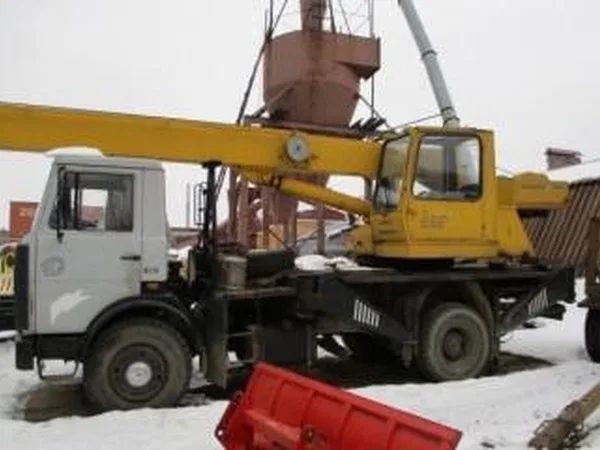 Автокран Клинцы КС-35719-5 на шасси МАЗ-3537