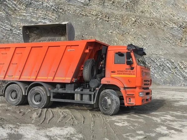 Аренда самосвала шоссейного 20м 3