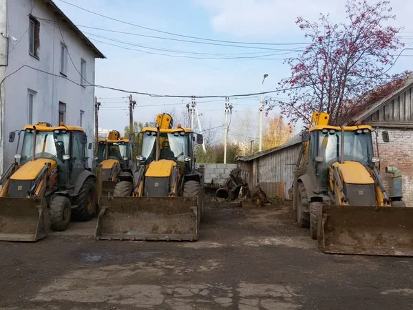 Экскаватор-погрузчик JCB