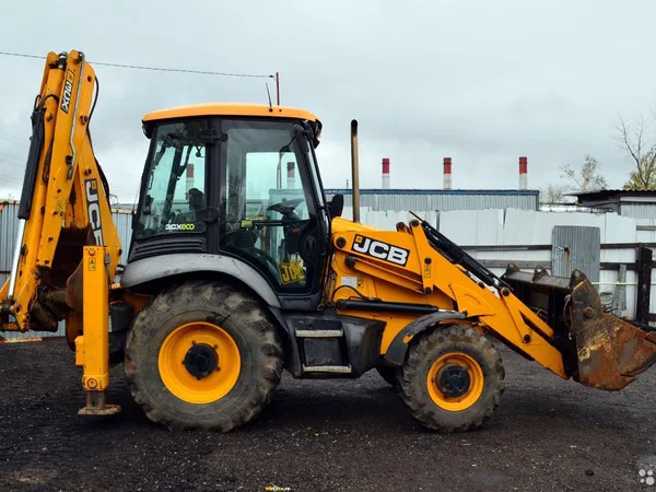 Трактор экскаватор погрузчик JCB, Чистим снег