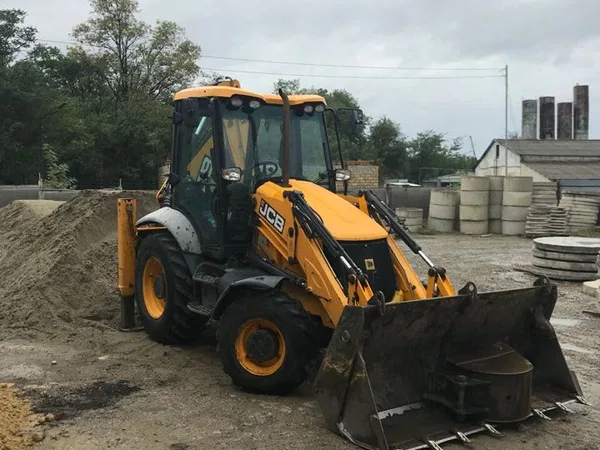 Экскаватор-погрузчик JCB 3CX