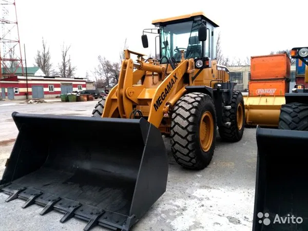 Фронтальный погрузчик MegaMax GL400L