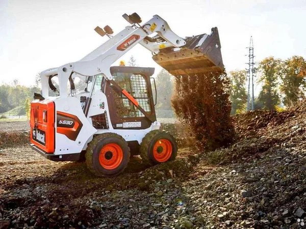Аренда Услуги мини погрузчика Бобкэт S 530