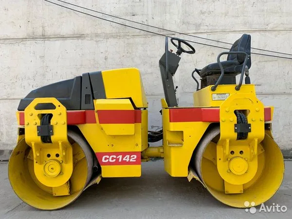 Тротуарный каток Dynapac CC142
