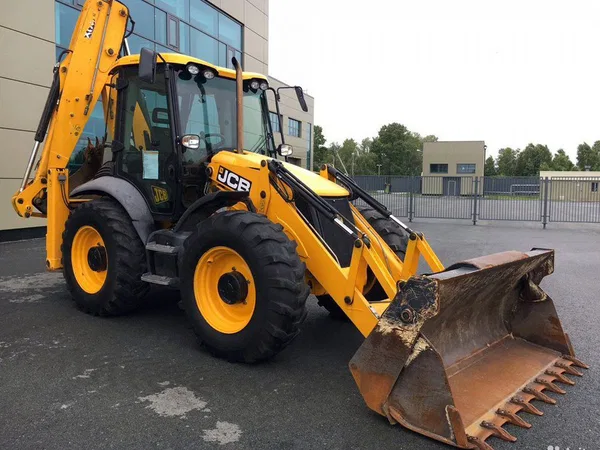 Аренда экскаватора погрузчикав JCB в Ревде