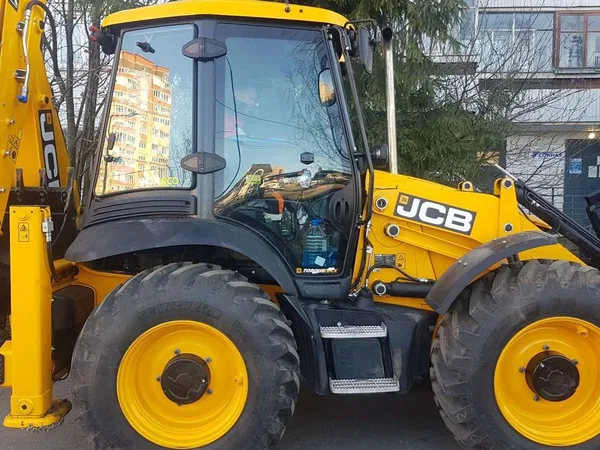 Услуги экскаватора-погрузчика JCB 4CX (гидромолот)