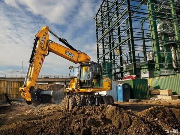 Аренда услуги экскаватора трактора полноповоротног
