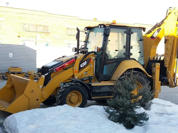 Аренда Экскаватор-погрузчик Caterpillar 426F2